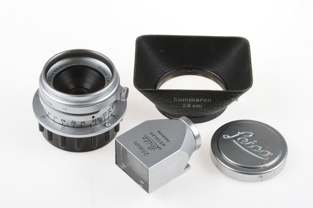 Leica Summaron 2,8cm f/5,6 red scale für M-39 Outfit mit SOOBK