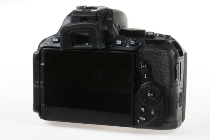 Nikon D5600 mit AF-P Nikkor 18-55mm 3,5-5,6 VR - #5546270 - Image 4