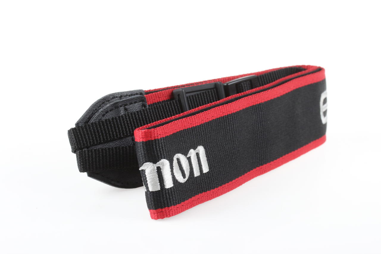 Canon EOS 5D Mark II Tragegurt schwarz/rot mit silbernem Schriftzug