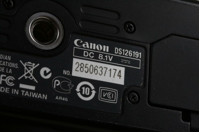 Canon EOS 1000D mit EF-S 18-55mm f/3,5-5,6 II - #2850637174