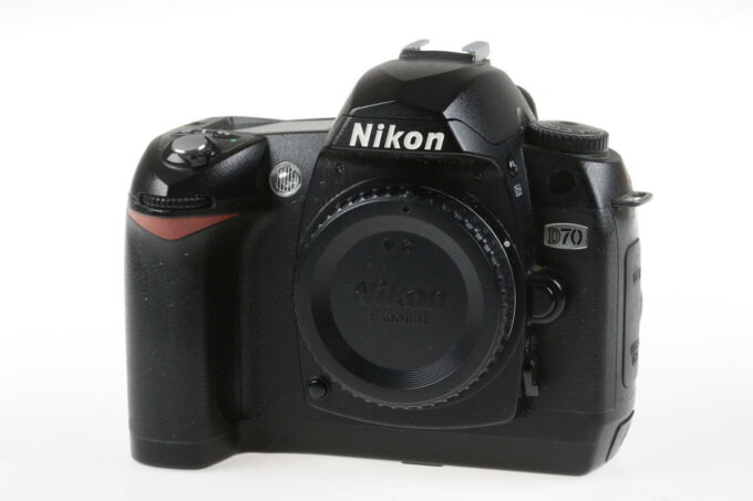 Nikon D70 Gehäuse - #4093878