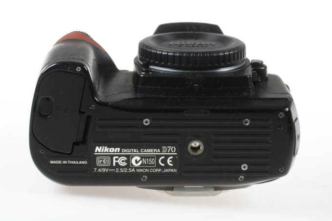 Nikon D70 Gehäuse - #4093878