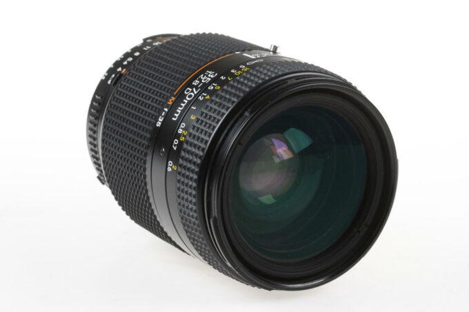 Nikon AF 35-70mm f/2,8 D - #770385