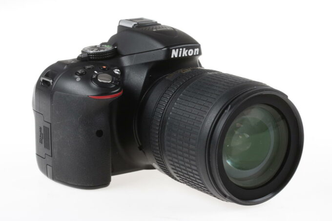 Nikon D5300 mit AF-S DX 18-105mm f/3,5-5,6 VR II - #4408744