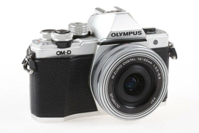 Olympus OM-D E-M10 II - #BHKA74075