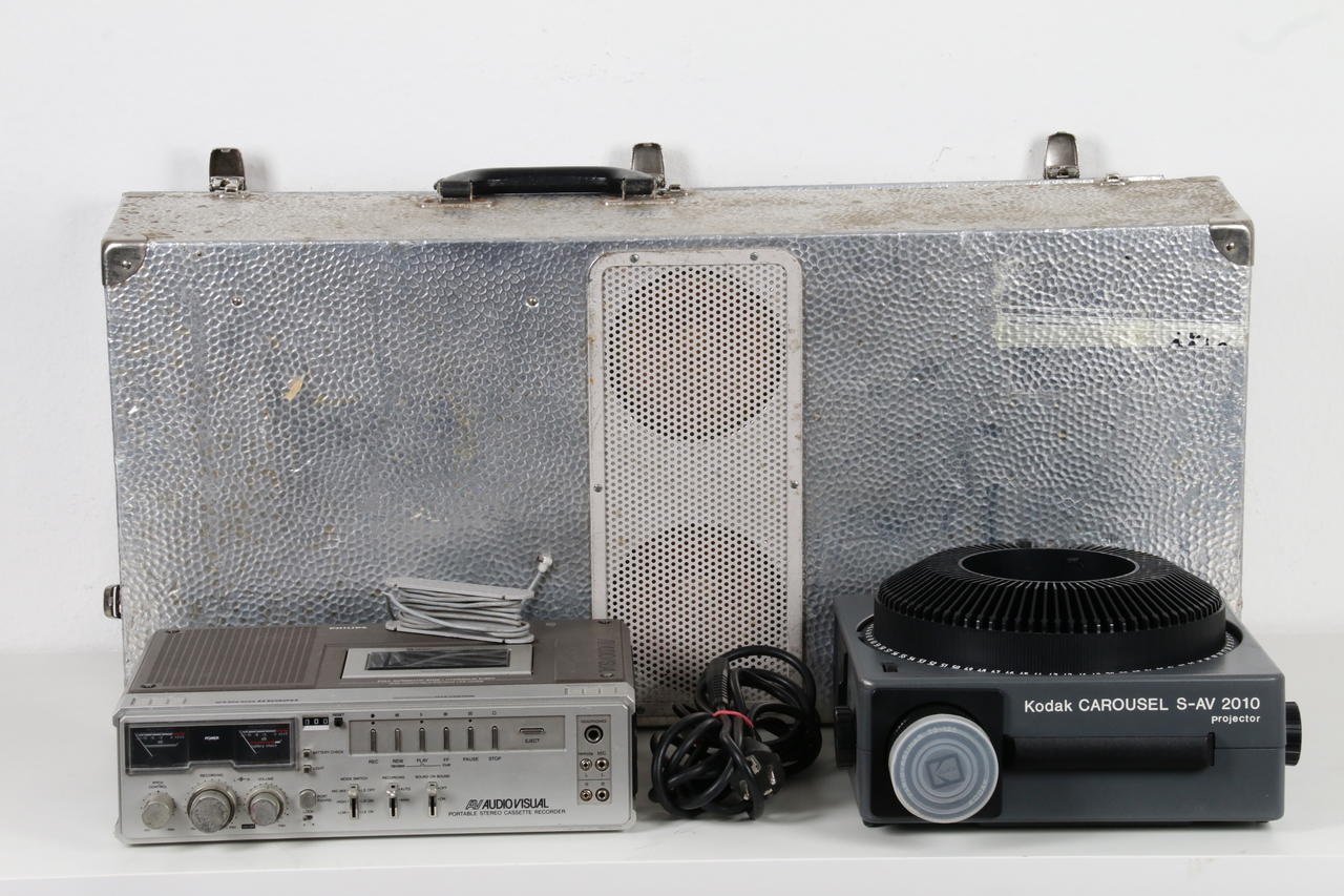 Kodak Carousell S-AV 2010 Projektor mit Zubehör Bastlergerät