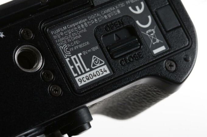FUJIFILM X-T30 mit XF 18-55mm f/2,8-4,0 OIS PZ / schwarz - #9CQ04034