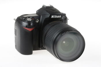 Nikon D90 mit AF-S DX 18-105mm f/3,5-5,6 G ED VR - #6223672
