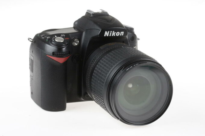 Nikon D90 mit AF-S DX 18-105mm f/3,5-5,6 G ED VR - #6223672