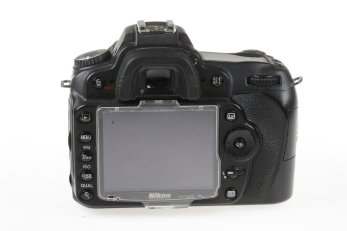 Nikon D90 mit AF-S DX 18-105mm f/3,5-5,6 G ED VR - #6223672