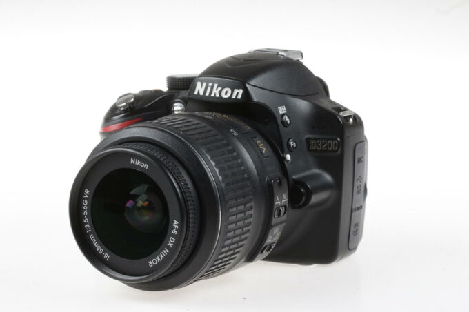Nikon D3200 mit AF-S DX 18-55mm f/3,5-5,6 G VR - #6011777