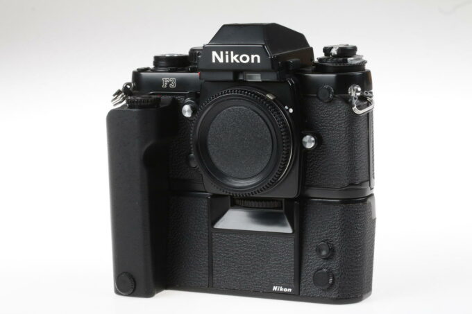 Nikon F3 Gehäuse mit Zubehörpaket - #1333744