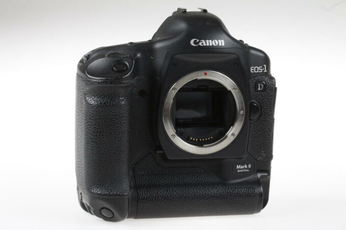 Canon EOS-1D Mark II - #225715 - Image 3