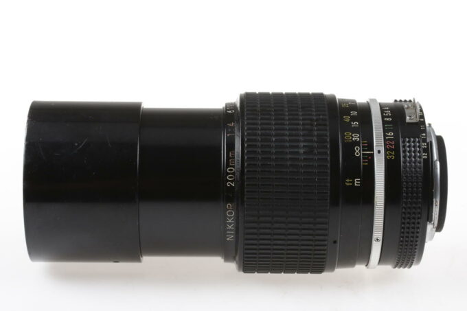 Nikon MF 200mm f/4,0 Nikkor