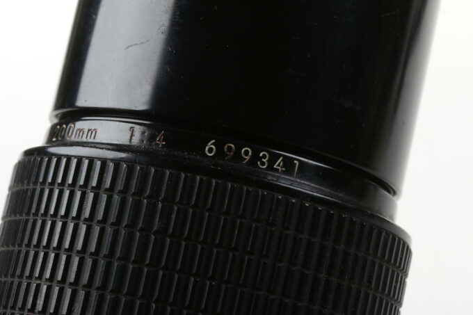 Nikon MF 200mm f/4,0 Nikkor