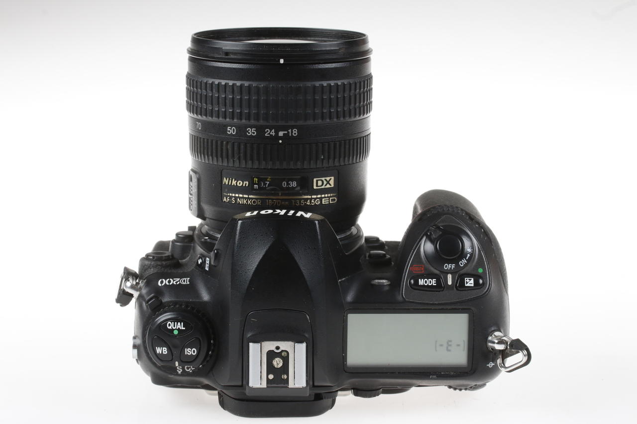 Nikon D200 mit AF-S DX 18-70mm f/3,5-4,5 G ED - #4111318