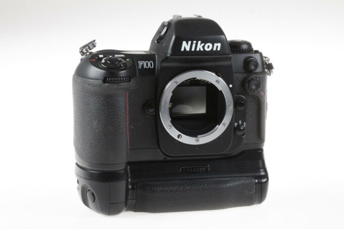 Nikon F100 Gehäuse mit MB-15 - #2092886