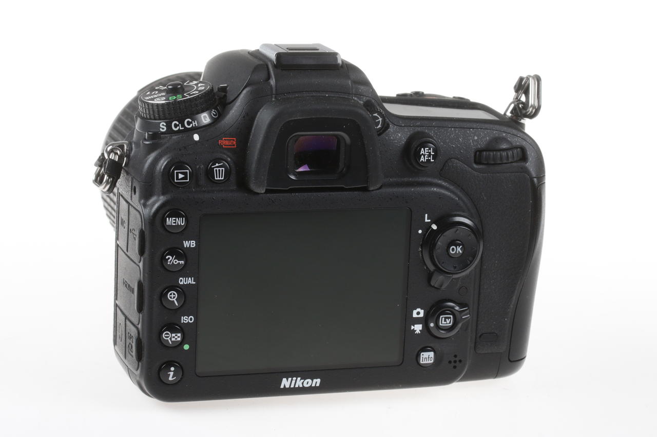 Nikon D7100 mit AF-S DX 18-105mm f/3,5-5,6 VR - #4455430