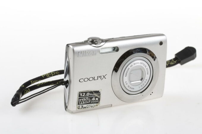 Nikon Coolpix S3000 digitale Kompaktkamera - #40158813