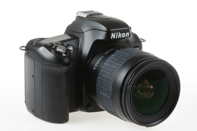 Nikon F75 mit AF 28-80mm f/3,3-5,6 G