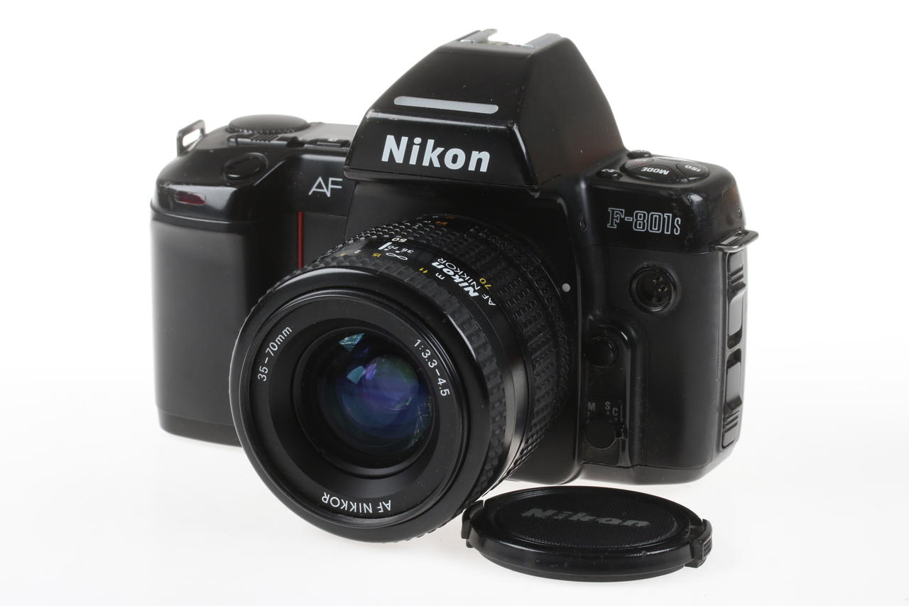 Nikon F-801s mit Nikkor AF 35-70mm f/3,5-4,5 - #3093424