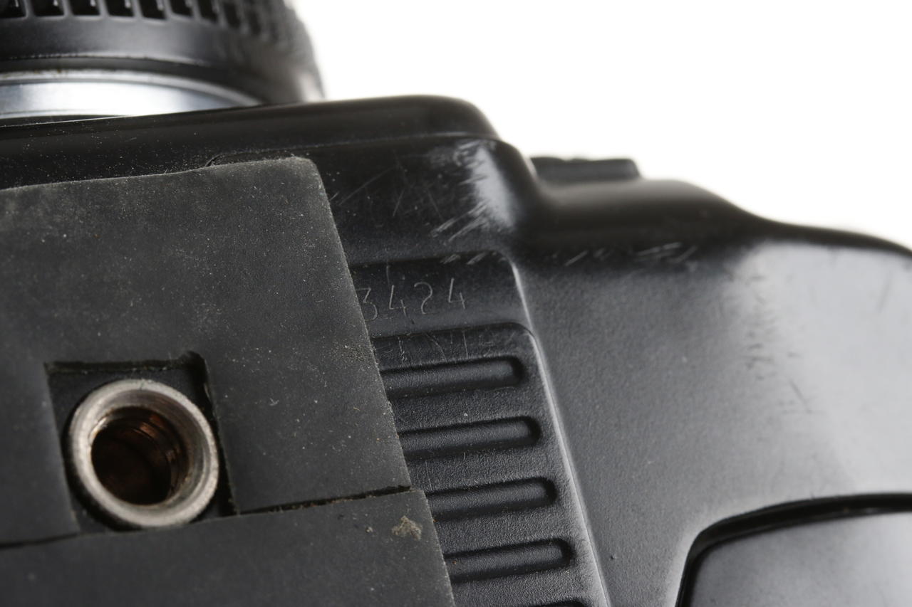 Nikon F-801s mit Nikkor AF 35-70mm f/3,5-4,5 - #3093424