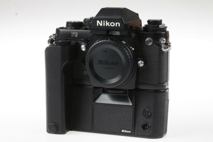 Nikon F3 Gehäuse mit Zubehörpaket - #1539474