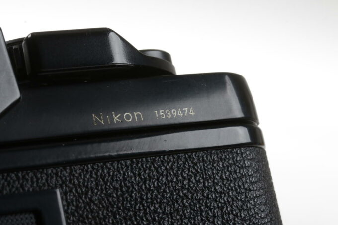 Nikon F3 Gehäuse mit Zubehörpaket - #1539474