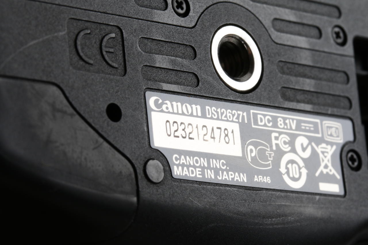 Canon EOS 550D mit EF-S 18-55mm f/3,5-5,6 IS - #0232124781