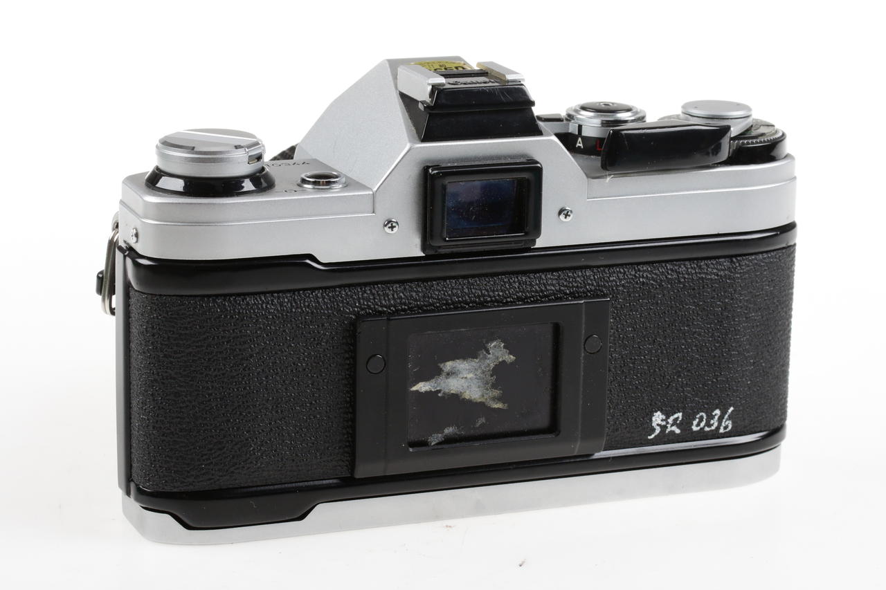 Canon AE-1 Gehäuse mit FD 50mm f/1,4 S.C. - #1410344