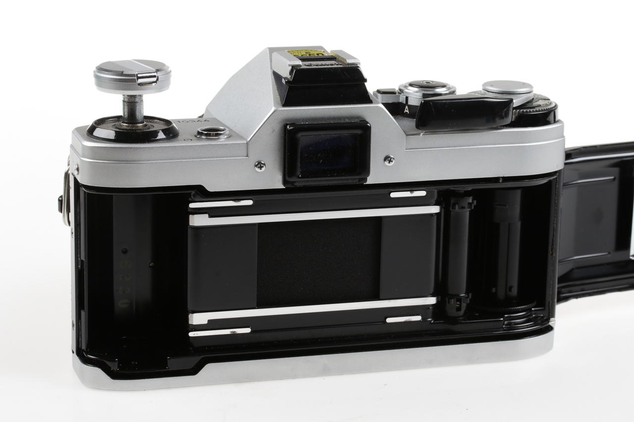 Canon AE-1 Gehäuse mit FD 50mm f/1,4 S.C. - #1410344