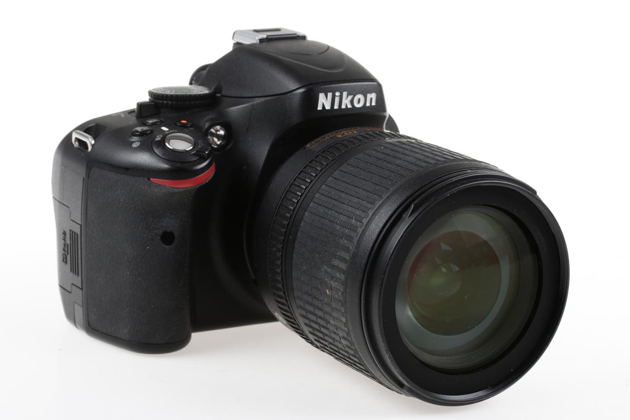 Nikon D5100 mit AF-S DX 18-105mm f/3,5-5,6 G ED VR - #6591503