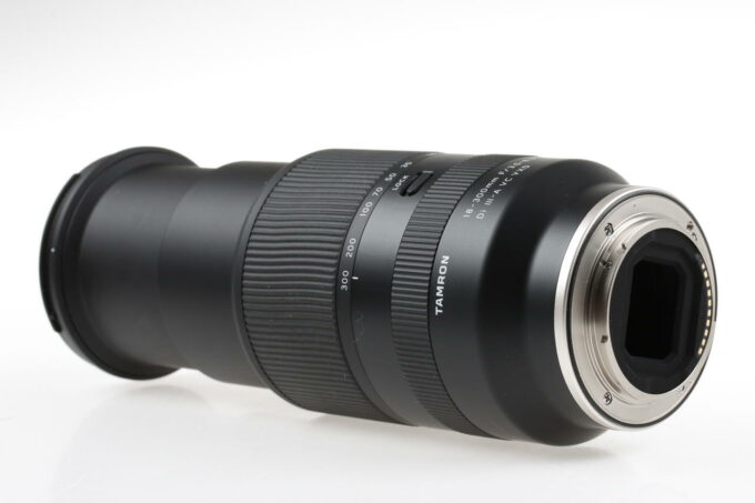 Tamron 18-300mm f/3,5-6,3 Di III-A VC VXD für Sony E-Mount