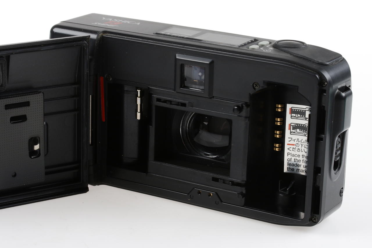 Yashica T3 super mit Tessar 35mm f/2,8 T* - #708051