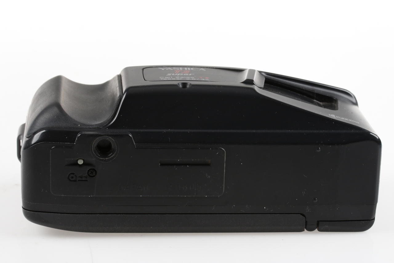 Yashica T3 super mit Tessar 35mm f/2,8 T* - #708051