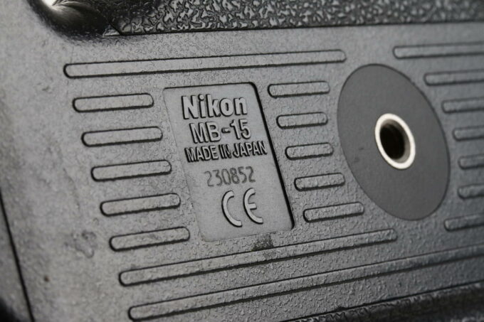 Nikon MB-15 High Spped Batter Back für F100 - #232356