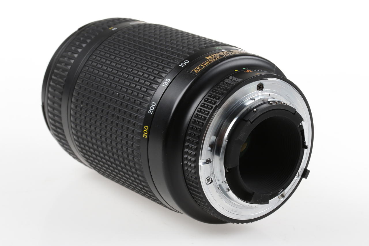 Nikon AF NIKKOR 70-300mm f/4,0-5,6 D ED - #305531 - Image 4