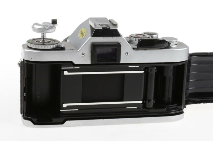 Canon AV-1 mit FD 50mm f/1,8 S.C. - #354574