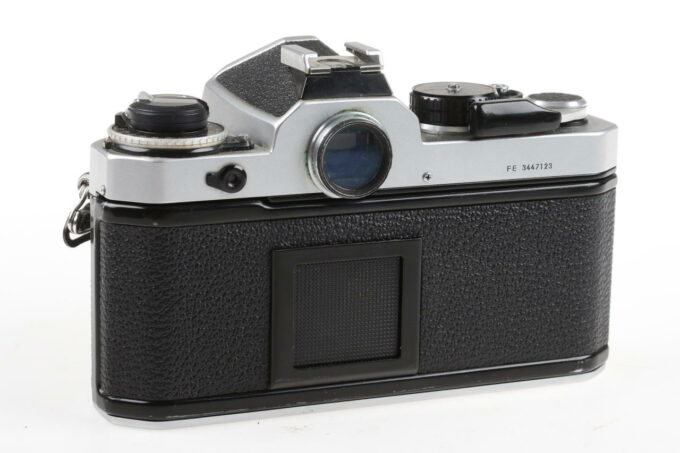 Nikon FE mit 50mm f/1,8 AIS - #3447123