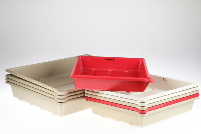 Konvolut diverse Entwicklungsschalen - 32x45 und 26x31cm