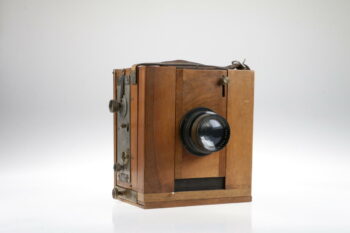 Holzkamera mit Verschlussblock mit Xenar 24cm f/4,5