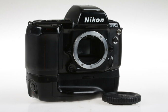 Nikon F90X mit MB-10 - #2601902