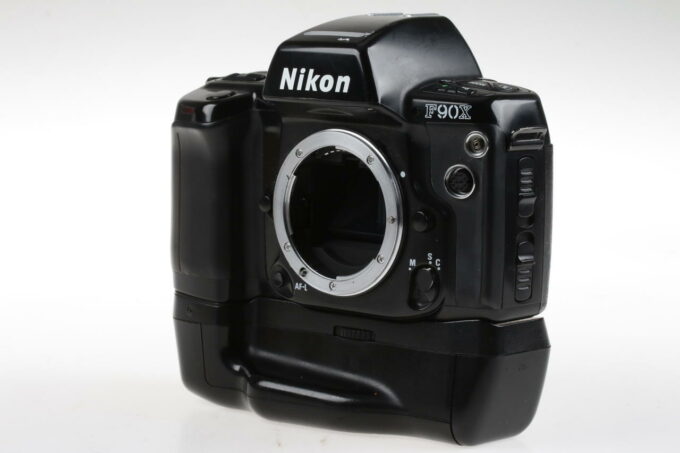 Nikon F90X mit MB-10 - #2601902