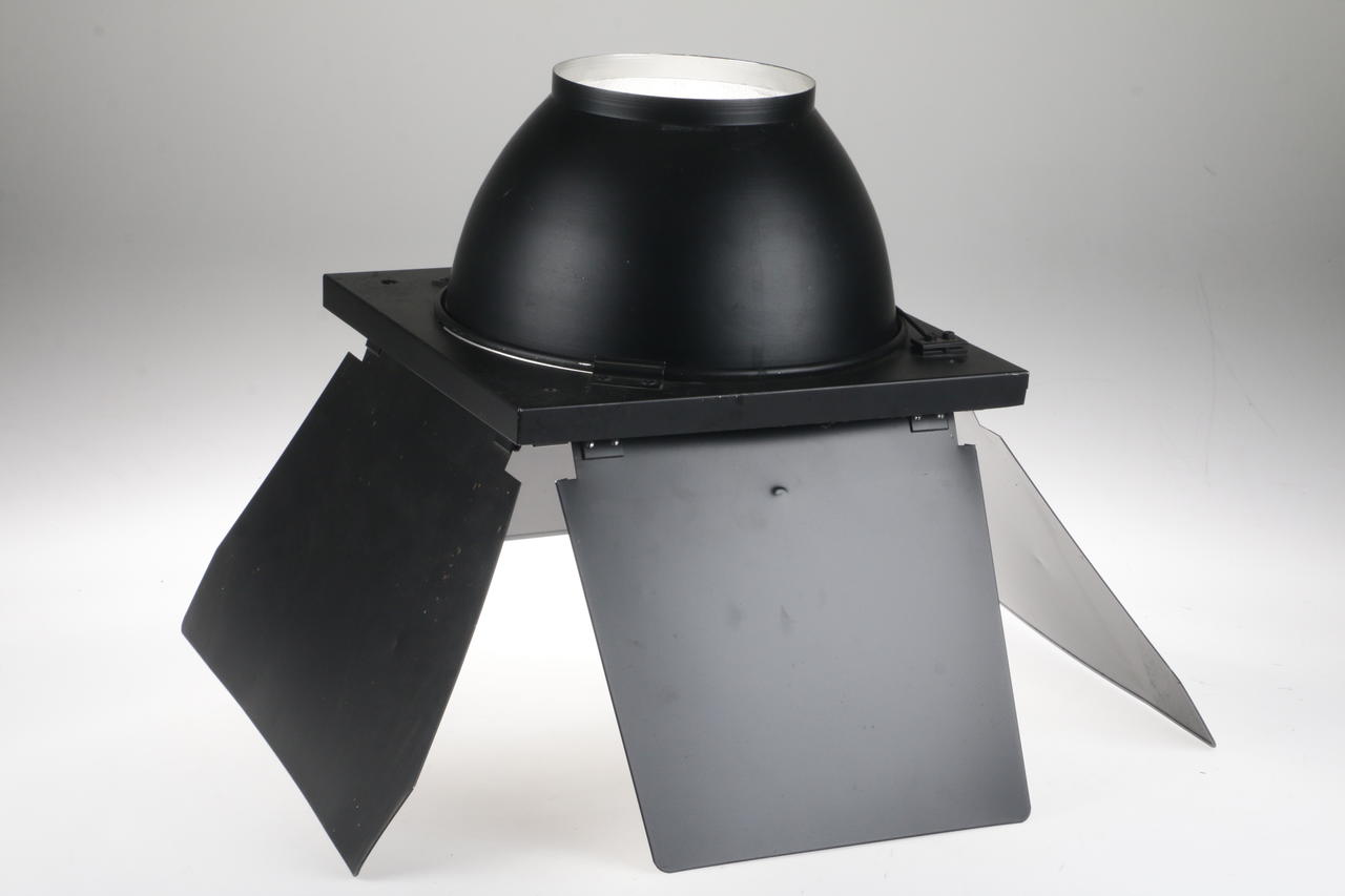 Hensel Reflektor Barn Door Flügeltor mit Filterhalter