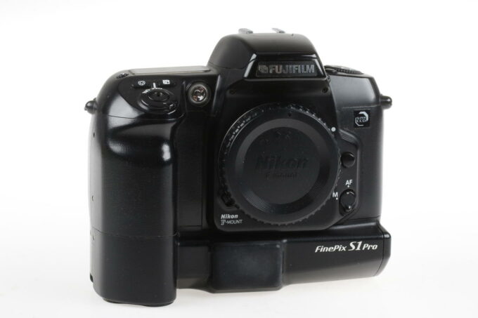 FUJIFILM FinePix S1 Pro - #1100174 - Image 2