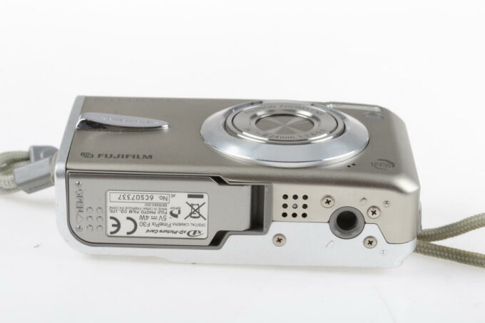 FUJIFILM FinePix F30 - #6CS07337