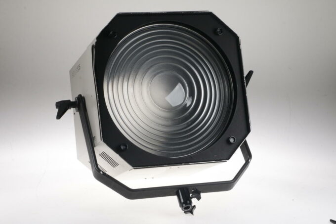 Fresnel Spot Light S35