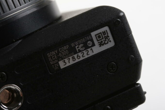 Sony Alpha 6700 Gehäuse mit Griff - #3786221