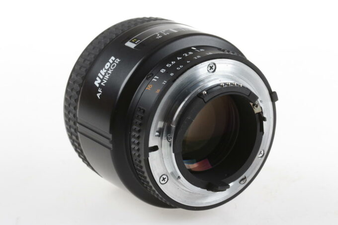 Nikon AF 85mm f/1,8 D - #2023835