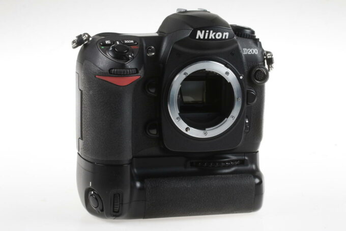 Nikon D200 Body mit Zubehörpaket - #4109419 - Image 2